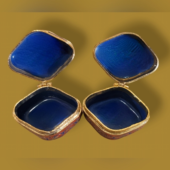2 VINTAGE RED COLBALT BLUE CHÀTEAU DE VILLANDRY FRENCH LIMOGES PILL/TRINKET BOX - Picture 4 of 5
